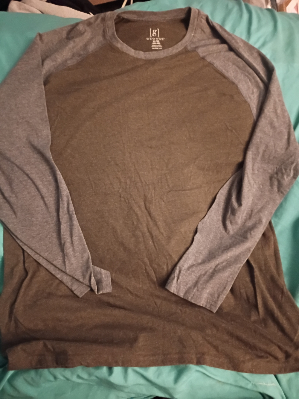 George Olive Body Raglan Long Sleeve Tee with Gray Sleeves